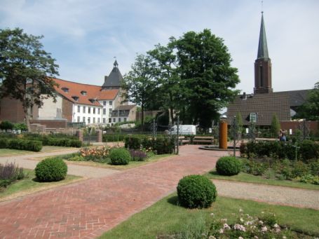 Moers : Das Rosarium liegt in direkter Nachbarschaft zum Grafschafter Musenhof